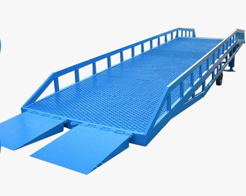 聊城登車(chē)橋-貨臺裝車(chē)升降平臺-電動(dòng)液壓固定登車(chē)橋-集裝箱卸貨平臺